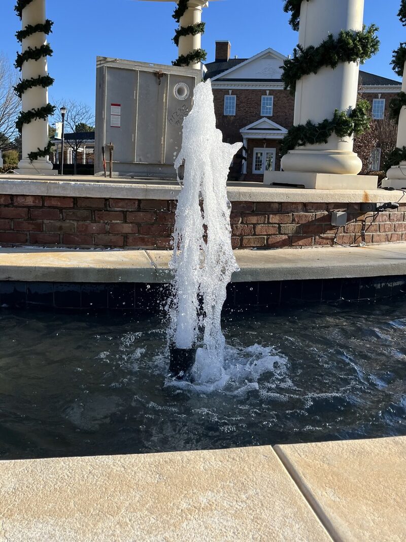 Multi-jet fountain with decorative columns, Raleigh